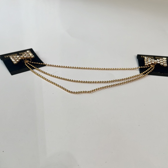 Collar Brooch, Gold Tone Rhinestone Brooch - Picture 5 of 5